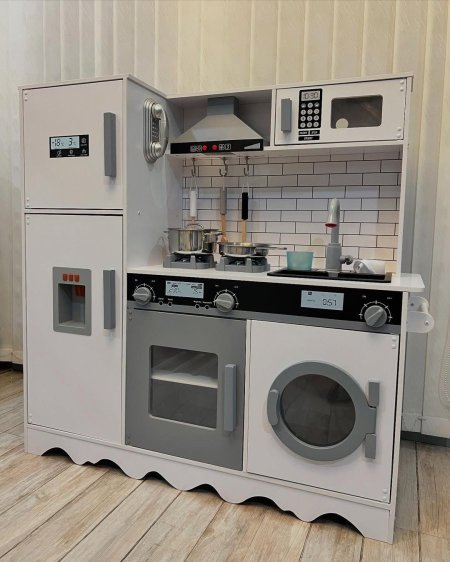 مطبخ خشبي كبير