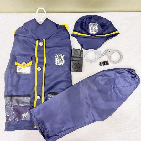 زي الشرطي (ولد)